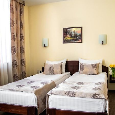 Hotel Ожидание7-40 Poznan Exterior foto